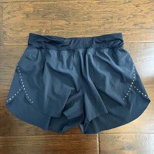 lululemon fast and free shorts size 6